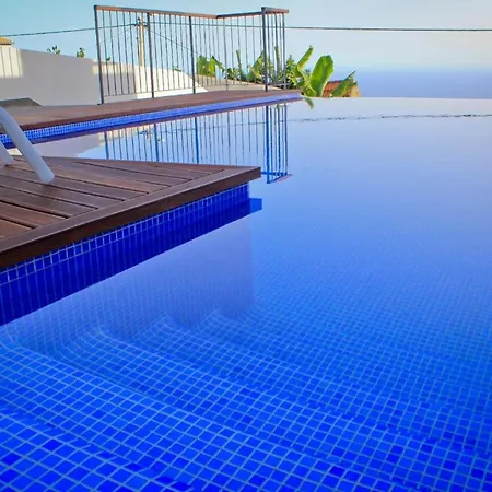 Dom wakacyjny In Estreito Da Calheta Mit Privatem Pool Und Meerblick