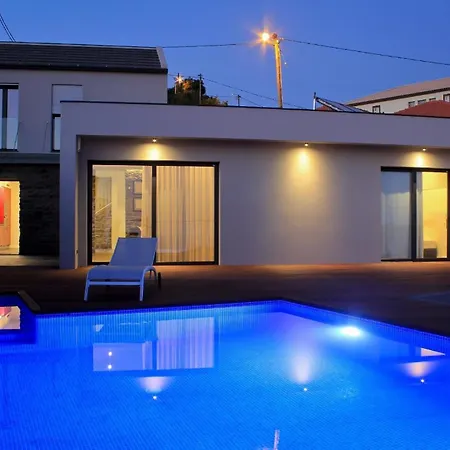 Holiday home In Estreito Da Calheta Mit Privatem Pool Und Meerblick